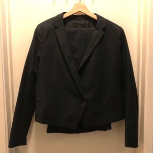 Bananas Republic suit